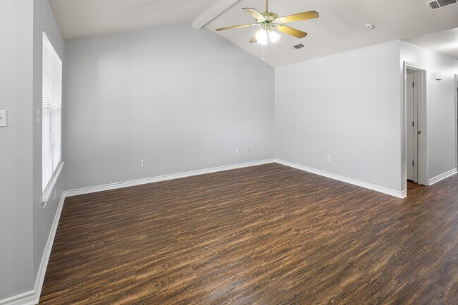 Building Photo - 2020 Legacy Ln