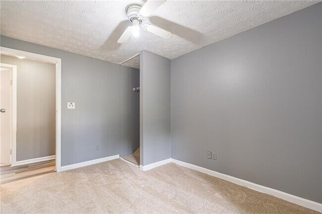 Building Photo - 806 Houndstooth Trail NW