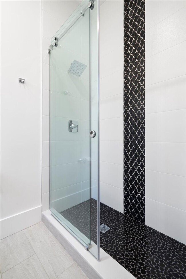 Building Photo - 2313 Golf Brook Dr