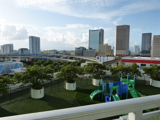 Building Photo - 90 SW 3rd St