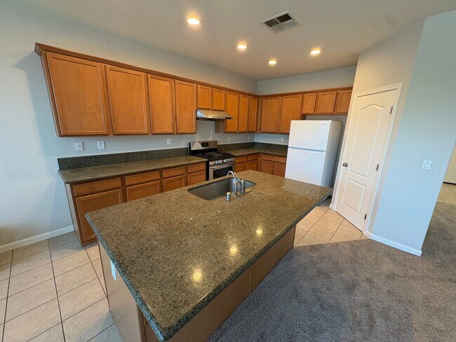 Building Photo - 1332 Tuolumne Way