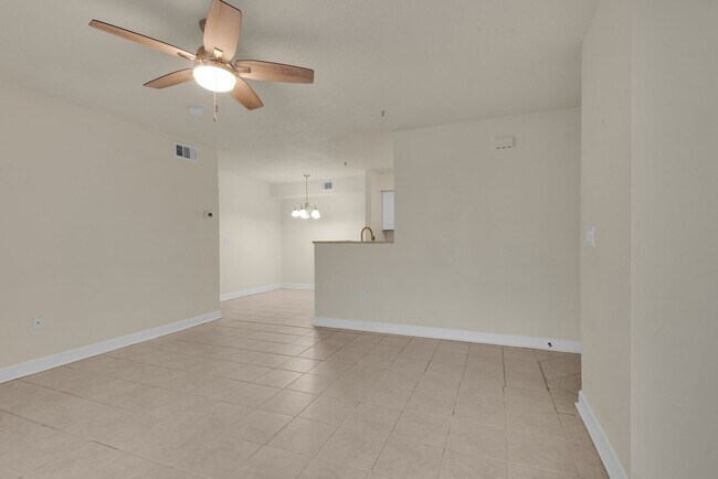 Building Photo - Beautifully remodeled 1B/1B Unfurnished Co...