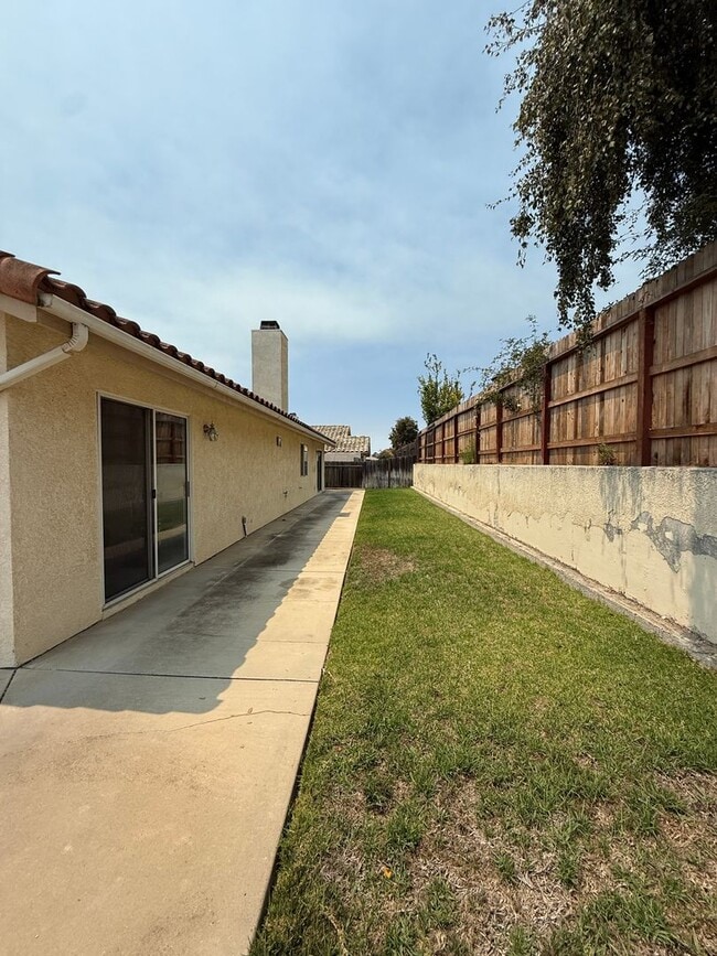Building Photo - Orcutt Single Story Home with RV Access