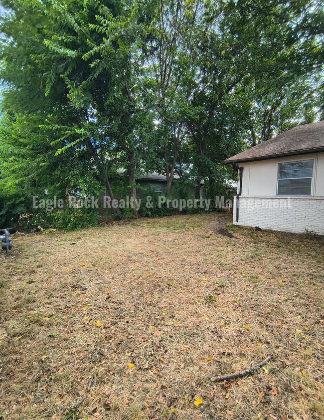 Building Photo - 4627 S 72nd E Pl