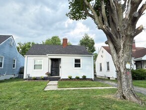 Building Photo - 1523 Wurtele Ave