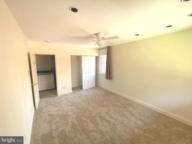 Building Photo - 301 Worthington Dr