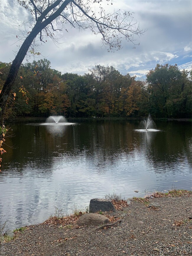 Building Photo - 23 Doxbury Ln