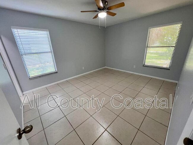 Building Photo - 2617 SW Chestnut Ln