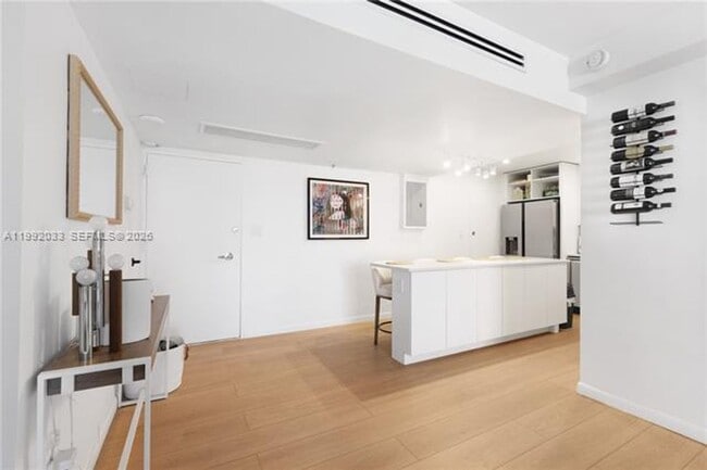 Building Photo - 5161 Collins Ave