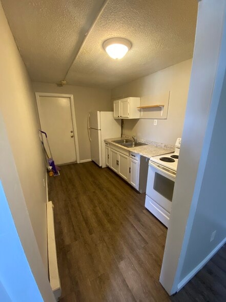 Building Photo - 245 S Washington St