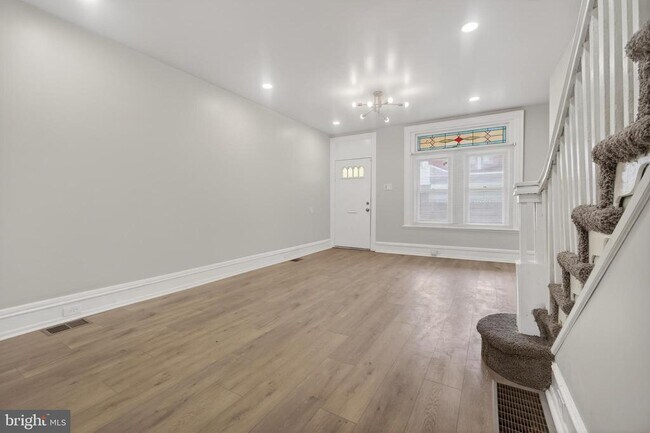 Building Photo - 5437 Webster St