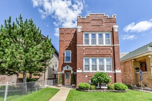 Building Photo - 5618 W Warwick Ave