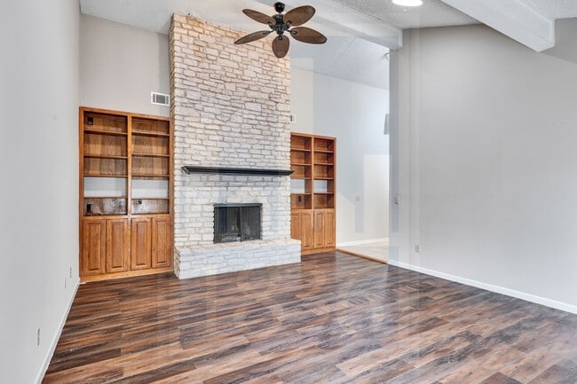 Building Photo - 7302 Waldon Dr
