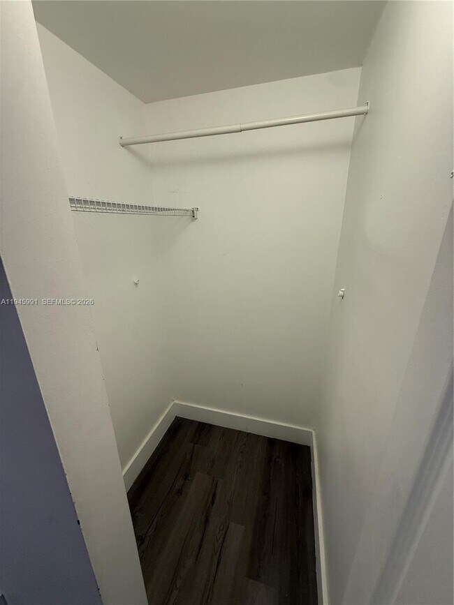 Building Photo - 821 SW 2nd St