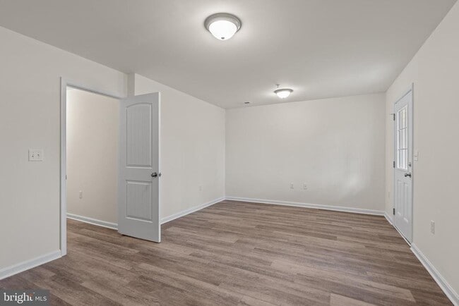 Building Photo - 2026 Ter Vw Ln