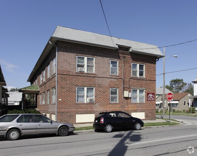 Primary Photo - Washington Court Apartments