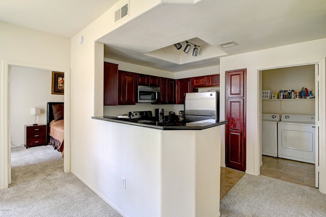 Building Photo - 3830 E Lakewood Parkway East