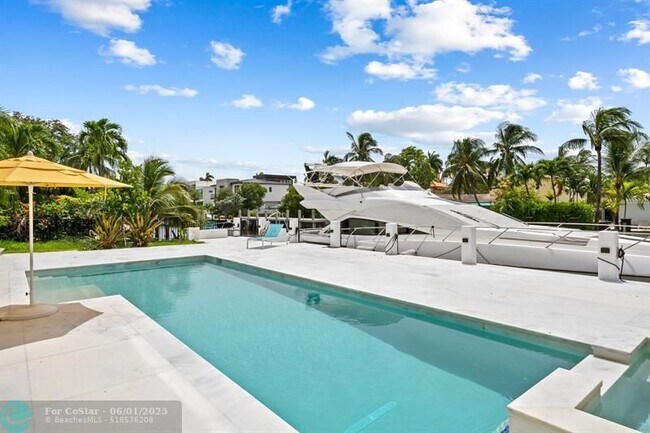 Building Photo - 401 Lido Dr