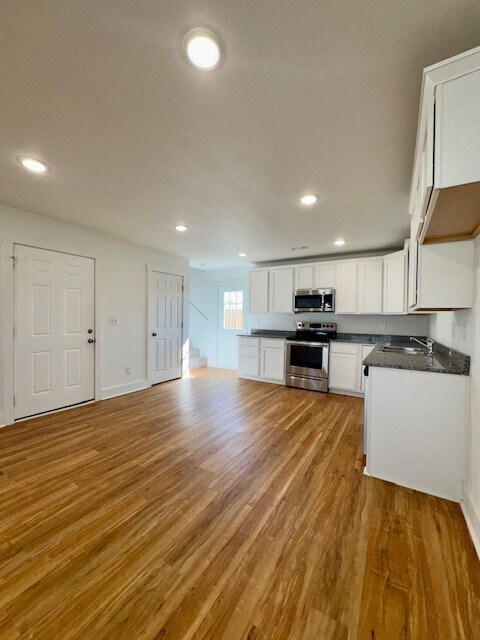 Building Photo - 1204 Nedra Dr