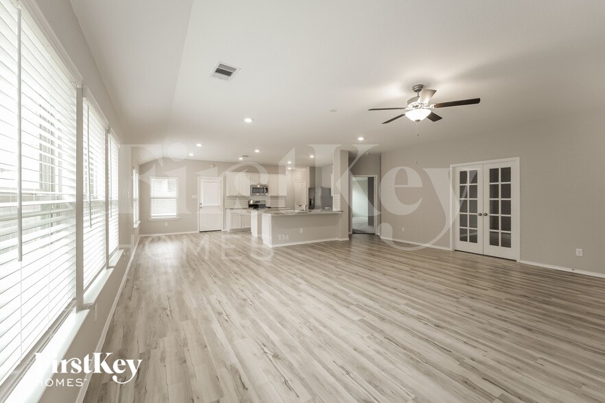 Building Photo - 3211 Calla Lily Trl