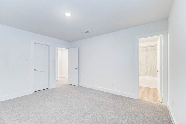 Building Photo - 21734 Persian Lk Dr