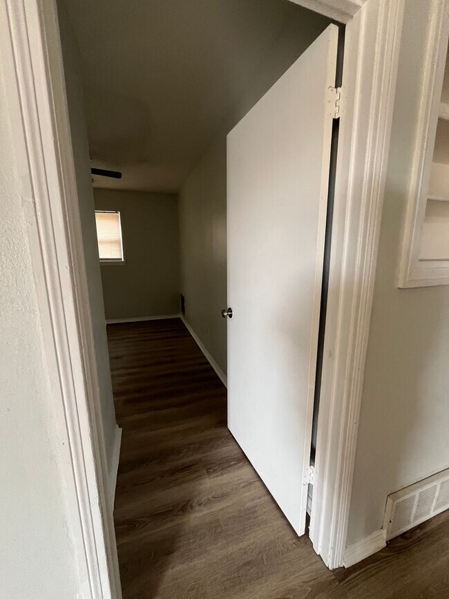 Building Photo - 1618 58th St