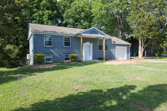 Building Photo - 2369 Brenda Dr SE
