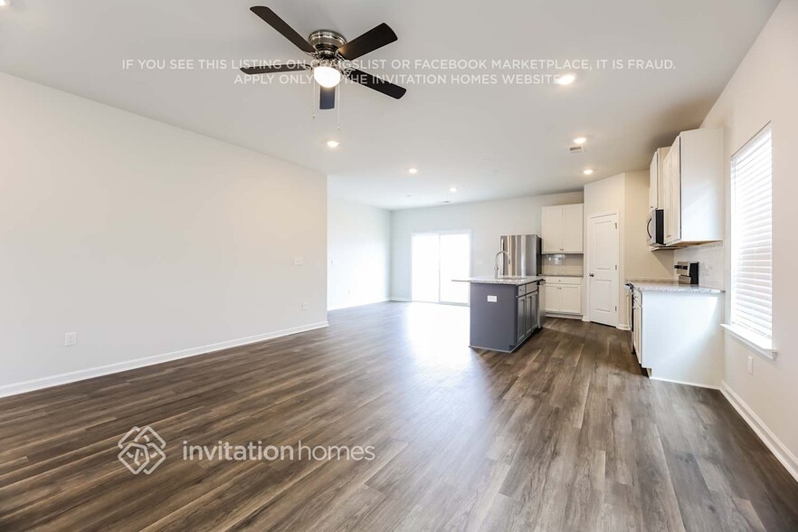 Building Photo - 207 White Flds Ave