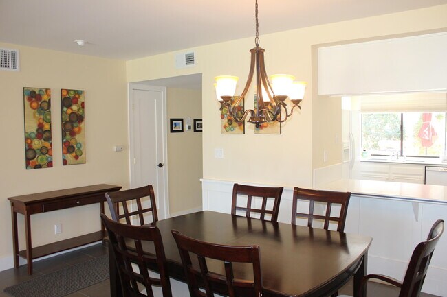 Building Photo - 36 El Toro Dr