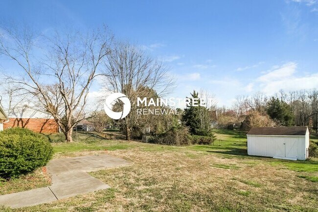 Building Photo - 3 Bedroom Pet-Friendly Home in Winston-Sal...