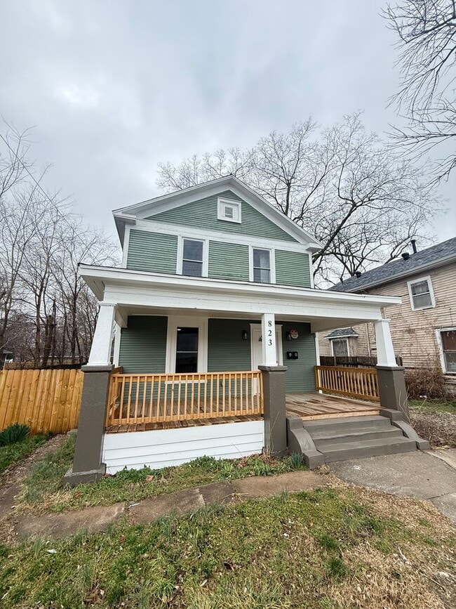 Building Photo - 823 N Main Ave