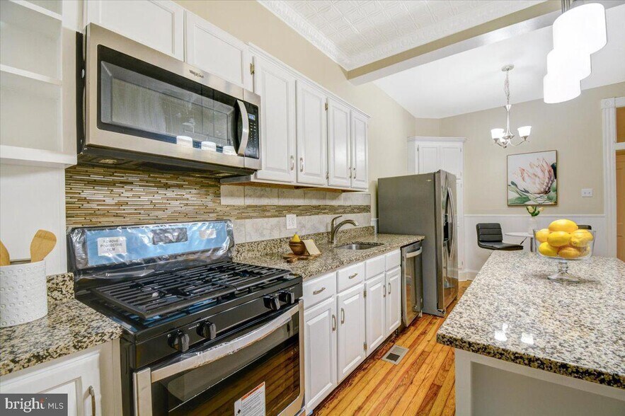 Kitchen - 6 S Highland Ave