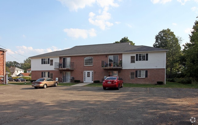 15 - 35 Colonial Drive - Community Village Apartments