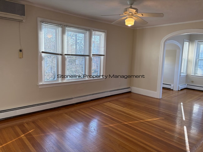 Building Photo - 550-552 Wayland Avenue