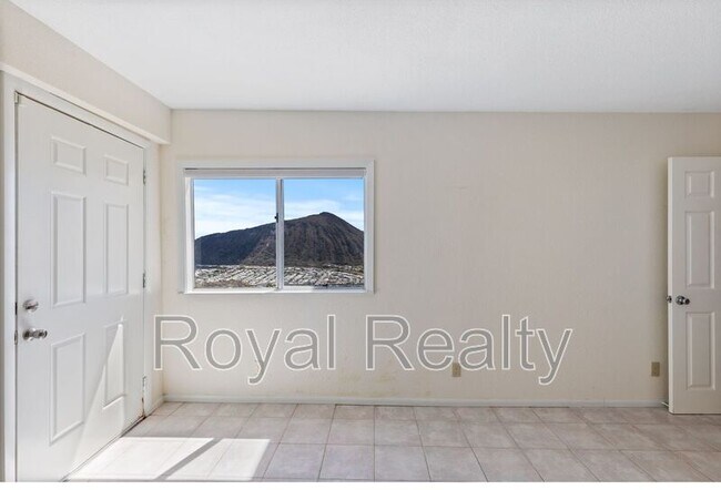 Building Photo - 1005 Kalahu Pl