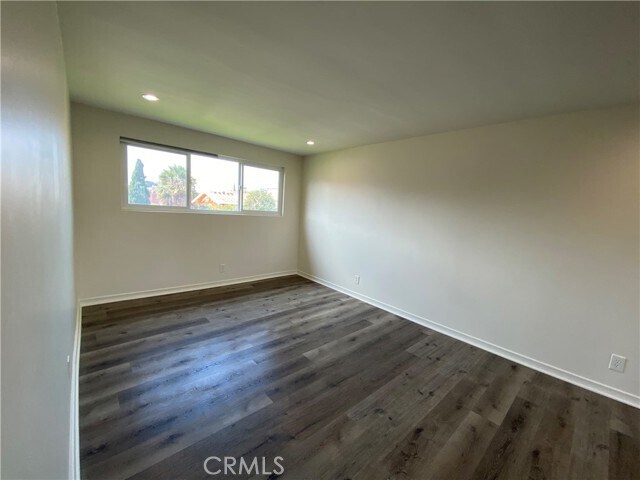 Building Photo - 208 S Park View St