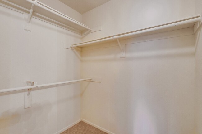 Building Photo - Beautiful Aliso Viejo Condo in the Seagate Colony-2/2