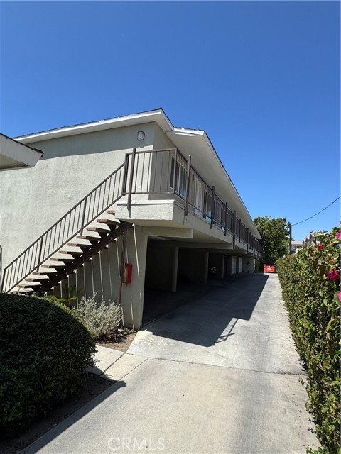 Building Photo - 15211 S Raymond Ave