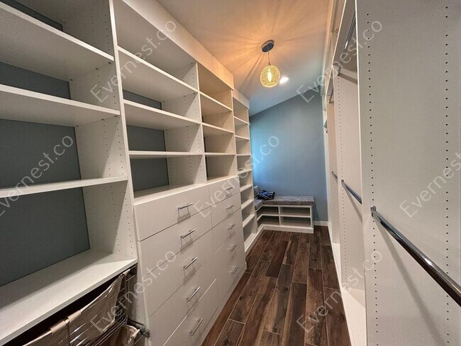 Building Photo - 4891 W Chippewa Dr