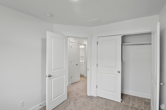 Building Photo - 949 N 900 W