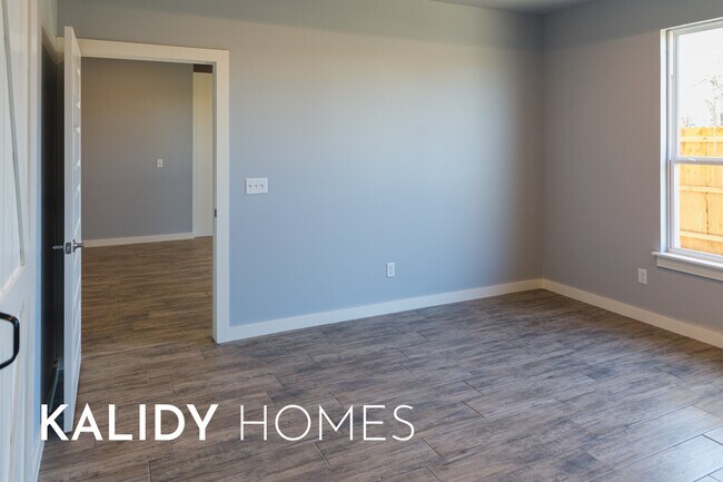 Building Photo - 629 Remington Ave