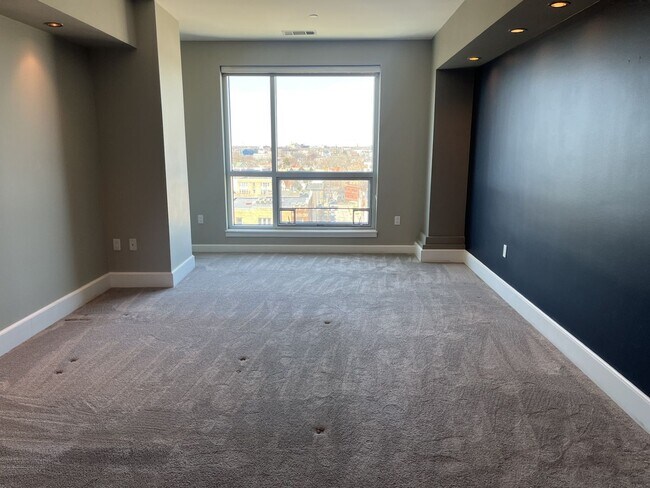 Building Photo - Spectacular 3 Bedroom Condo for Rent