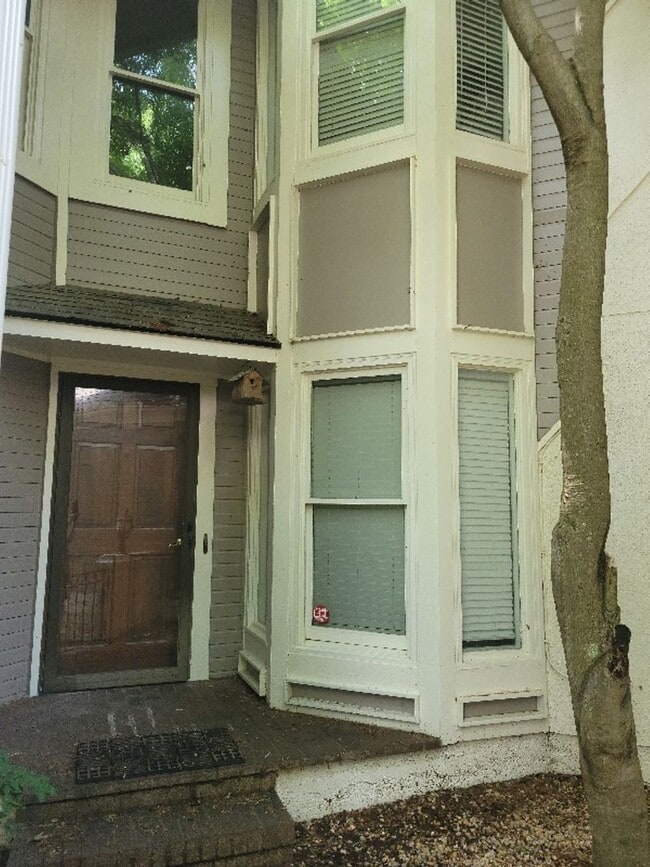 Building Photo - Townhouse in Haymount! 3 Bedroom 2.5 Bath ...