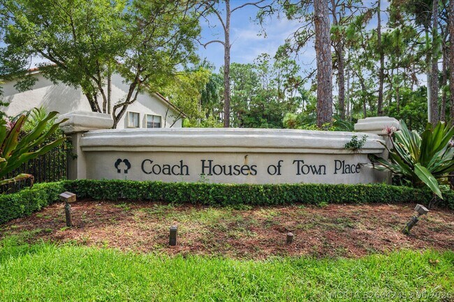 Building Photo - 5750 Coach House Cir