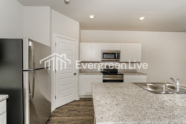 Building Photo - 150 Woodland Wy