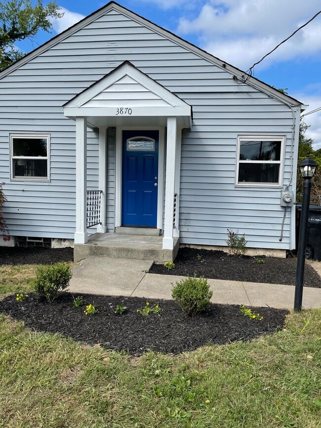 Building Photo - 2-3 Bed Home Available on Quiet Street Newly Renovated!!!