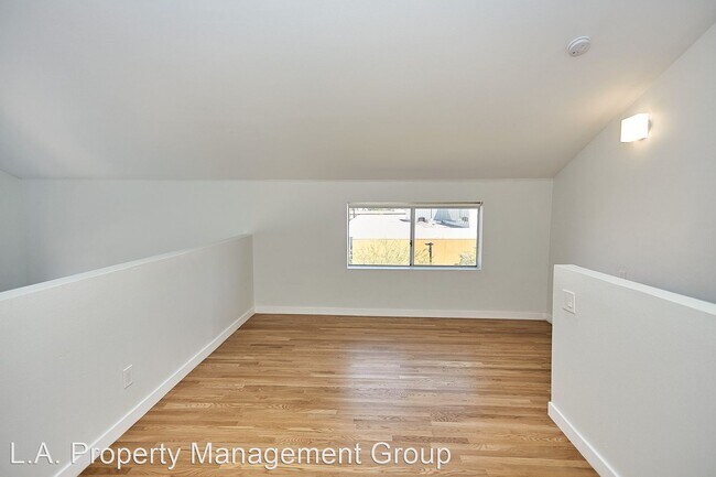 Building Photo - 2730 W Temple St