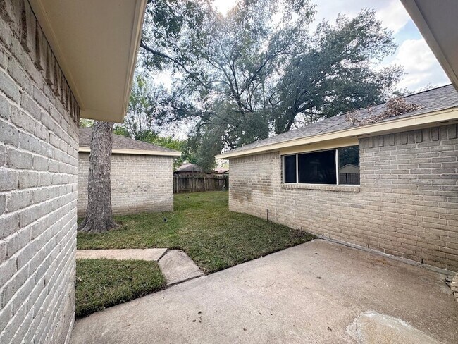 Building Photo - 13703 Cologne Dr