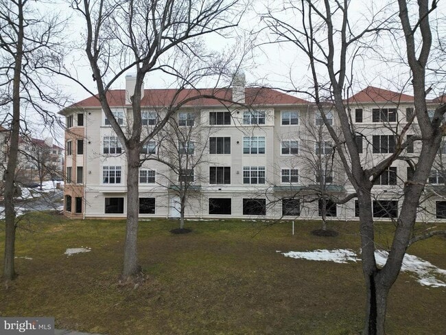 Building Photo - 2111 Ganton Green