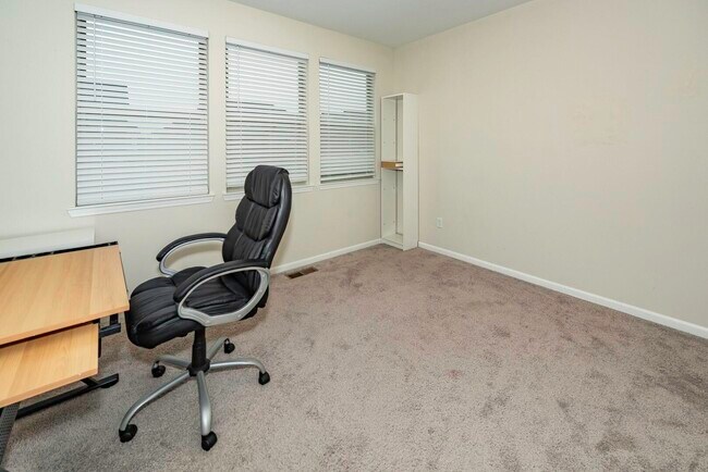 Building Photo - 50236 Amberwood Rd